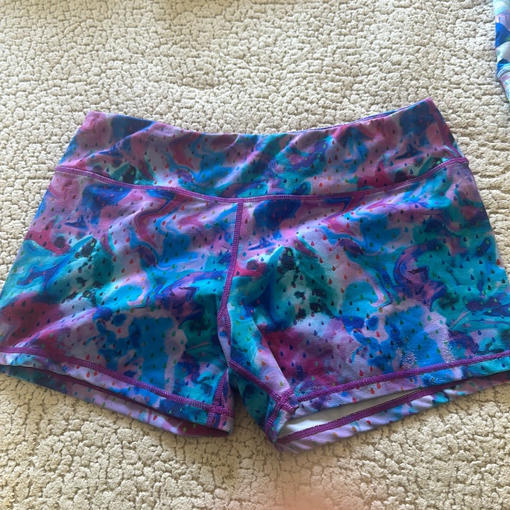 Large born primitive short